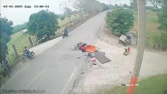 The Rickshaw Turned The Wrong Direction