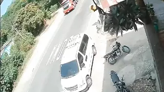 Stowaway In Trailer Falls To Death