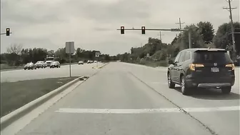 Idiots Who Do This Always Hesitate When The Light Turns Green.