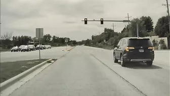 Idiots Who Do This Always Hesitate When The Light Turns Green.