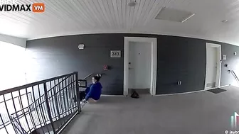 This Has To Be The Most Cranky Uber Eats Driver Ever - Video - V