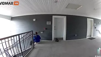 This Has To Be The Most Cranky Uber Eats Driver Ever - Video - V