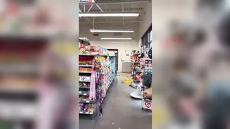 Tweaking Junky Vandalized A 7-Eleven Convenience Store In Florida Until Two Men