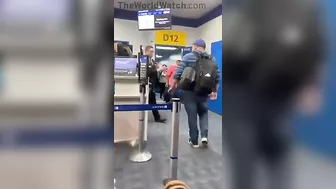 Mad Man Beats Up United Airlines Gate Agent