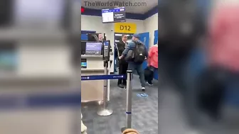 Mad Man Beats Up United Airlines Gate Agent
