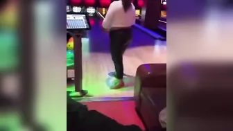 Woman Knocks Man Down, Then Gets Beaten